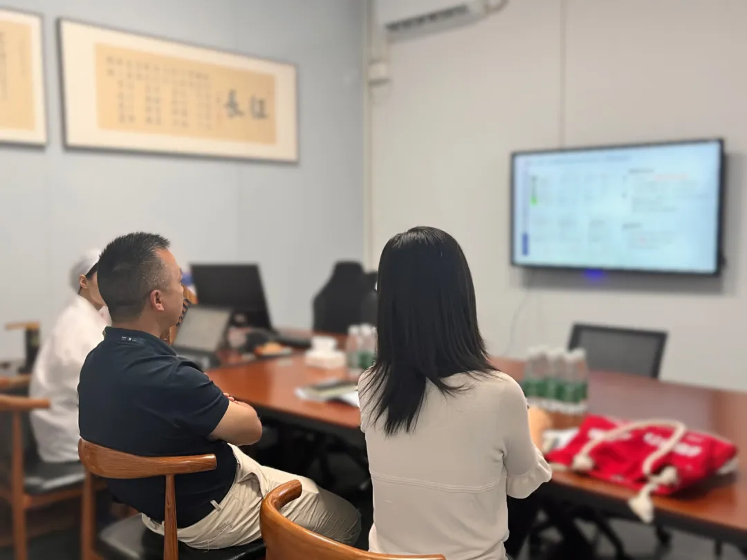 深科技領(lǐng)導蒞臨漢思新材料交流指導：深度交流，共謀新未來